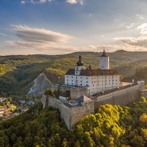 Drohnenaufnahme von Burg Forchtenstein