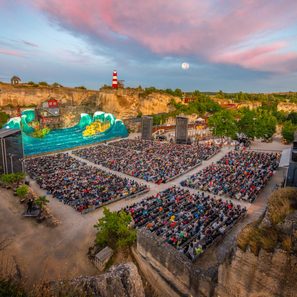 "Der fliegende Holländer" Aufführung und Zuschauer von oben fotografiert