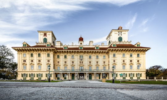 Schloss Esterházy von vorne