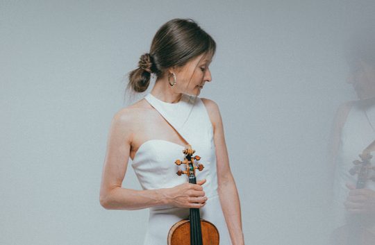 Frau mit Violine